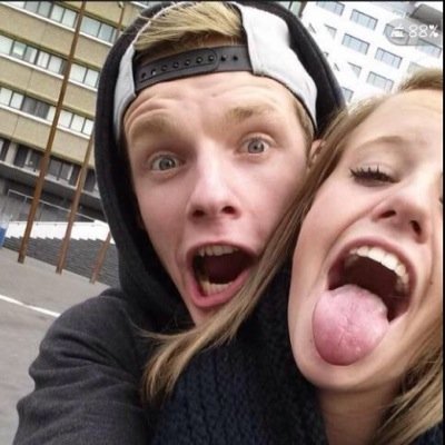 Youtube Verslaafd/ Gevolgt door Job/ Ajax fan/ Gamer/ familievan El Gazi/ Knolpower/ Team DDG/ DMGARMY/ Kaa ik ben een meeuw