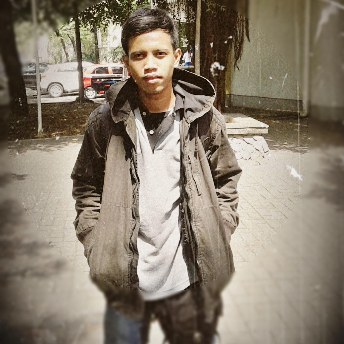 Tetap FOKUS dan CUKUP TERSENYUM :) PIN : 74195E99 W.A : 089666102507