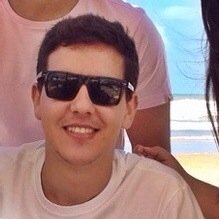 - Acadêmico de Direito, Feliiz e Filho de Deus (y).