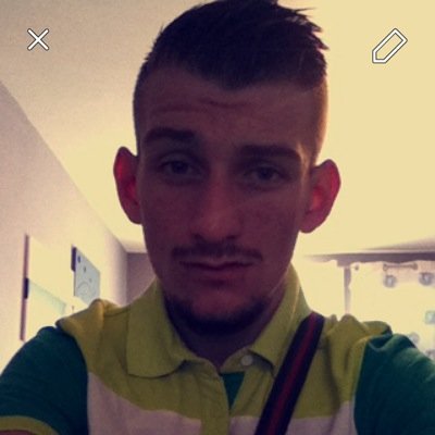 Bonjours je mappel Steven j'ai 20ans, Je suis un jeune homme pleine de vie qui aime s'amusser etc