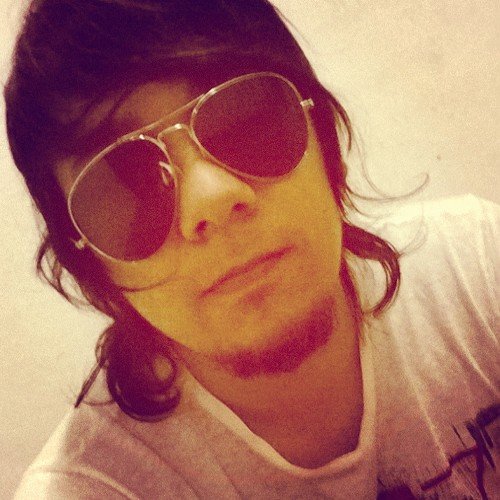 Si no se como llegue como me iré, me gusta mucho el rock , el punk  rock, el tereré, viejas locas Instagram: luichinomas    whatssap: 0982.534877