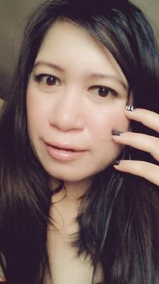 Don't judge me if u don't know who I am|not a girl but I'm a women.Be honest,no fakes..I'm lucky and very happy☺♥