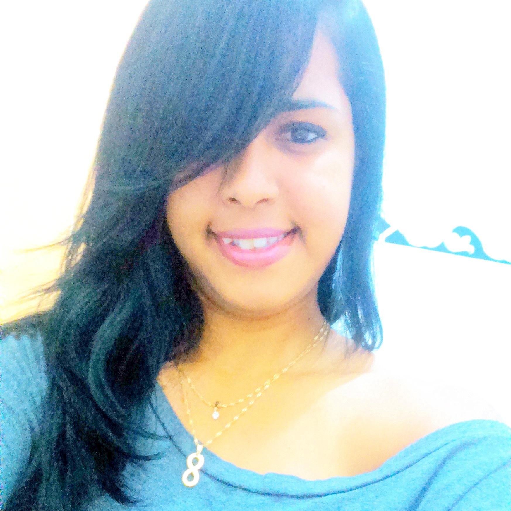 Eis que estou à porta, e bato; se alguém ouvir a minha voz, e abrir a porta, entrarei em sua casa, e com ele cearei, e ele comigo.Apocalipse 3:20