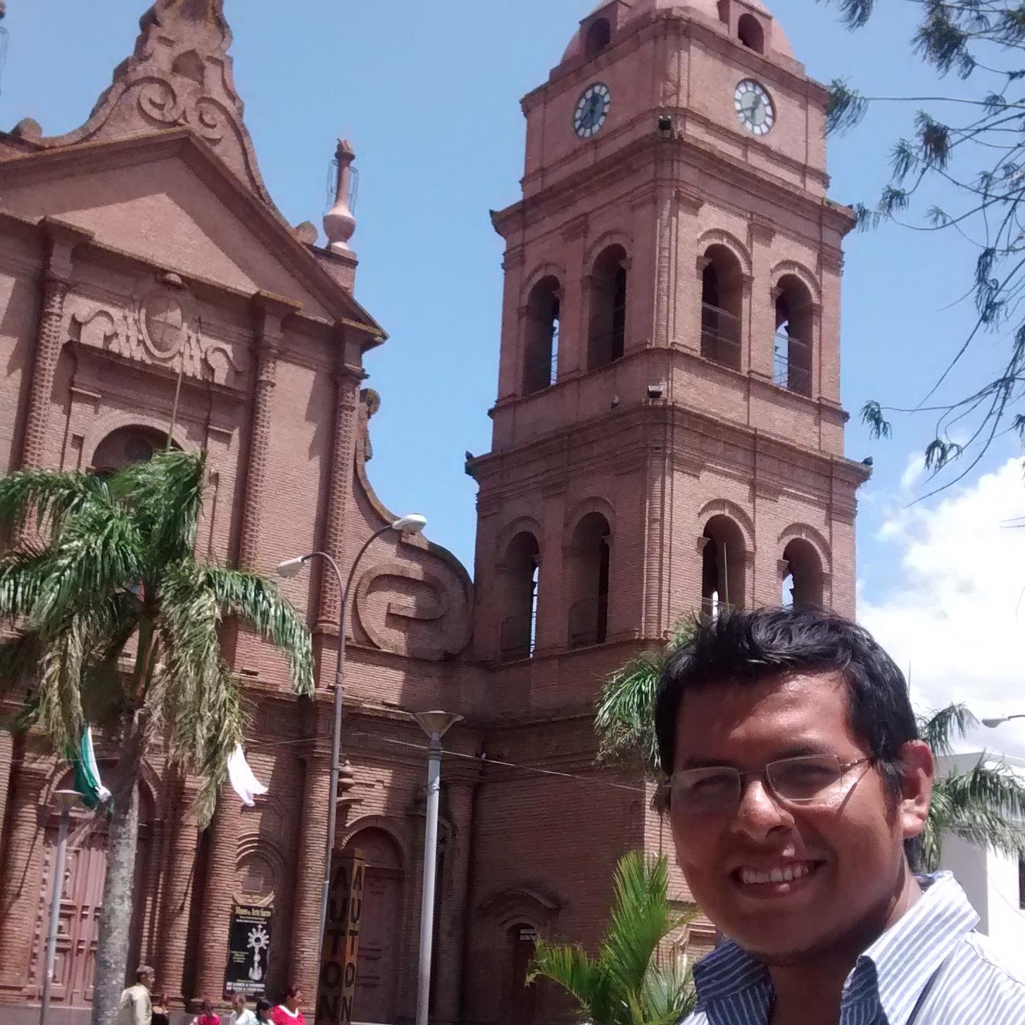¡Bienvenidos a mi cuenta oficial de Twitter! ¿Eres joven? ¿Eres empresario? ¿Eres Católico? Empieza aquí