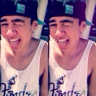 PLEASE FOLLOW @weretexting5sos