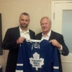Canadian who loves to Tweet about sports, the Leafs, beer adventures, country living and life with my two rescue pups.
I (un)followback sports lovers!