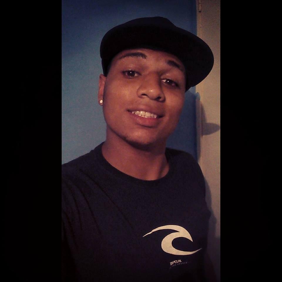 Alegre, Feliz, Determinado, Sonhador, Guerreiro, Parceiro, Boleiro, Ousado e Filho de #DEUS.