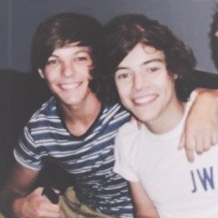 gagaahzjk's profile picture. PLEASE follow @blamingashton she will follow back, just ask. :) xx