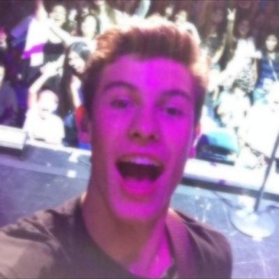 @MENDESVARSITY