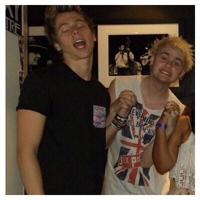 free follow from @grierumdallas bc she loves you so you should follow her :)