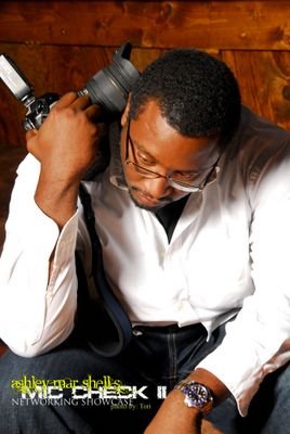 Jevon Michaels Photography ||
Freelance Photographer || DMV ||  Published ||
Headshots-Wedding-Portraits-Glamour
https://t.co/TLaD2Vfn1e