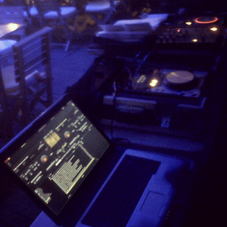 #Dj.MauricioVelasco Corporativo Zona Beats Luz y Sonido Profesional. Contrataciones 9611793231