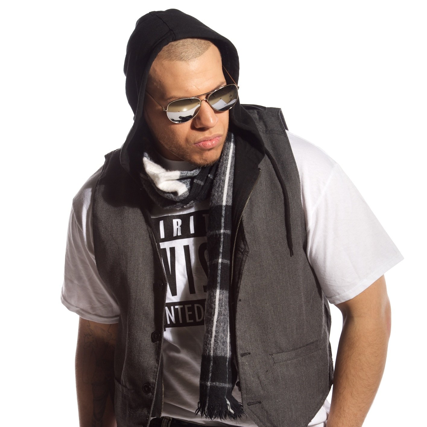 Best of Milwaukee 2013 HIP HOP Winner, also featured on TBN, Fox 6. Focus is on delivering Peace, Love and Hope through Music.