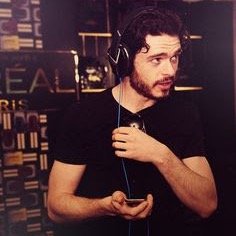 NeutralSneak's profile picture. What do you mean I have to pick a side? Shield isn't bad, and Hydra isn't that bad. I work for both. Only when they have something intresting. [Mo|RP|OC|Marvel]