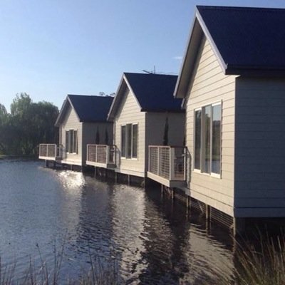 Luxury Mornington Peninsula Accommodation. Perched over Crittenden Estate vineyard lake, self contained villas.