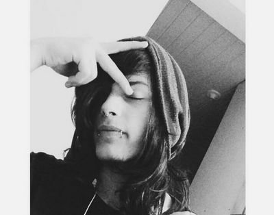 namoradinho da @umbigou | do u wanna feel pain? taking my name in vain...