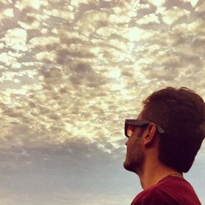 ' Perguntei se no céu tinha banda fly e morri então deus disse lamento minha filha mas seu destino é o inferno. '