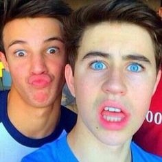 MAGCON IS BAEEEE
