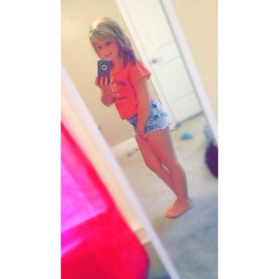 follow mehhhhh . 
I am new too twitter bc kewl . 
probably hat3 you . 
stay  strong bab3s . 
~ I can do all things through , Christ who strengthens me .