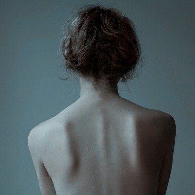 Sólo soy un alma perdida entre un extenso mar de obsesiones. Música. Arte. Libros. Series. Ídolos; cosas que me mantienen humana. ✡Doy followback si lo pides✡