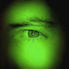 Observando tras una ventana, sintiendo el frio cristal, arrebatado por la lascivia y otros impulsos, he descubierto el placer de mirar.
