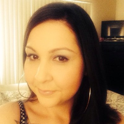 leenaeze's profile picture. 