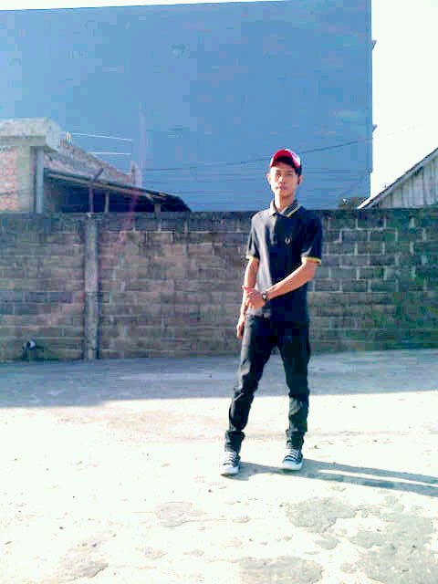 aris_taz's profile picture. 