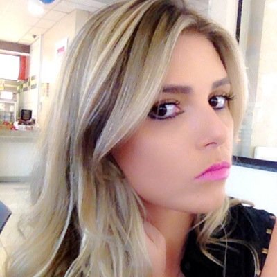 Jornalista, amante da comunicação e de algumas futilidades. Feliz e fresca!
