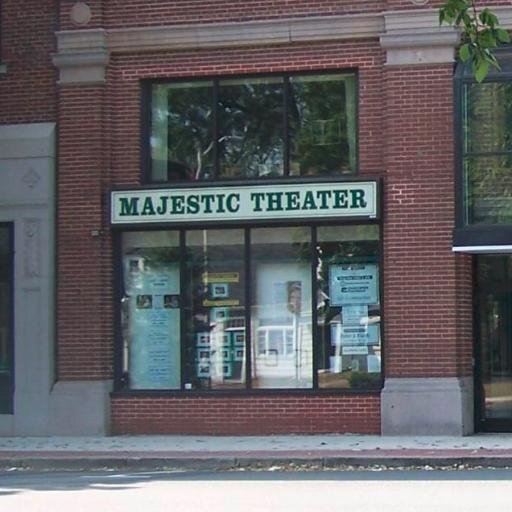 Recently named the best place to see live theater in the Pioneer Valley in the Valley Advocate Readers' Poll, the Majestic continues to offer great theater.