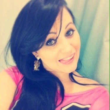 Seja interessante. A beleza só importa nos primeiros 15 minutos. Depois você tem que ter algo mais para oferecer.