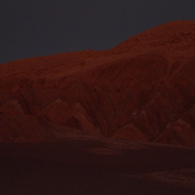 Cavimill's profile picture. A white flag waves in the dark between my head and my heart