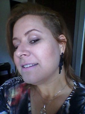 Feminina sim, feminista jamais! 
Empreendedora, mãe, conservadora.
Criativa e inovadora!