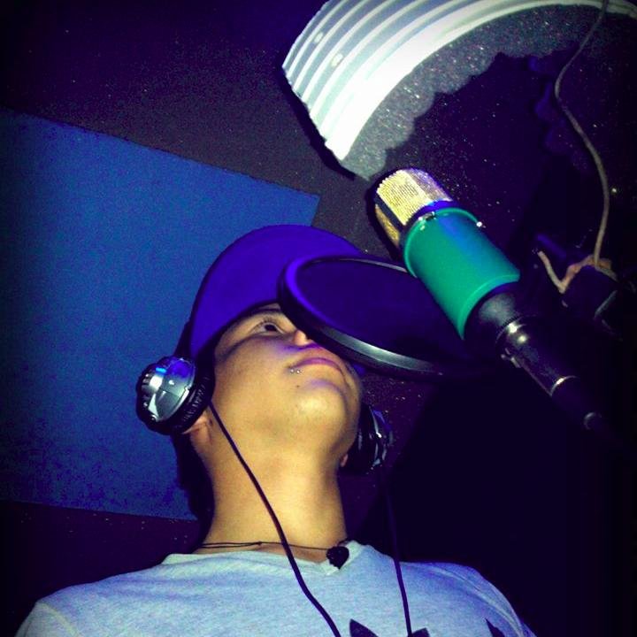 19/Cantante/ Rap venezolano (8)
#Legendariosclan / #Lacallefamilia   
Mc-master-rey@hotmail.com https://t.co/Z1ylMFXbyR…