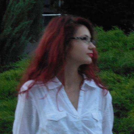 desinge lover, hairdresser and make up artist, art lover