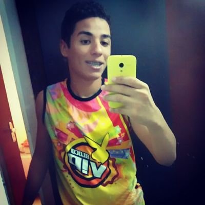 Melhor viver embriagado do que iludido.