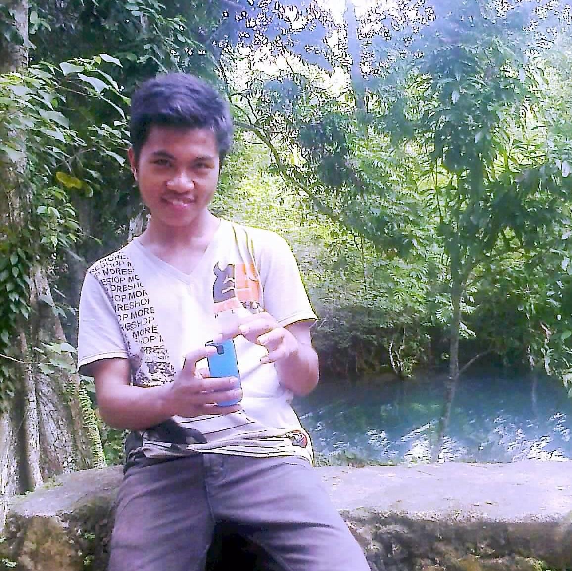 Ttl 29 desember 1996. FollowMe and  follback you.