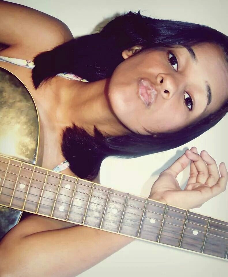 Você ama o sorriso e a voz da pessoa, dai essa pessoa fala sorrindo ''