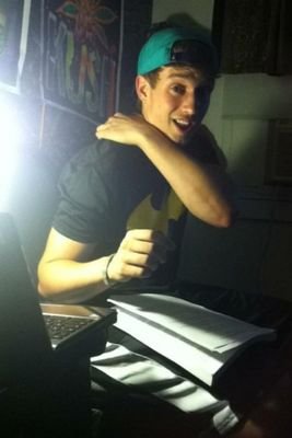 hammondthrowbak's profile picture. live it up bc i dont see why not