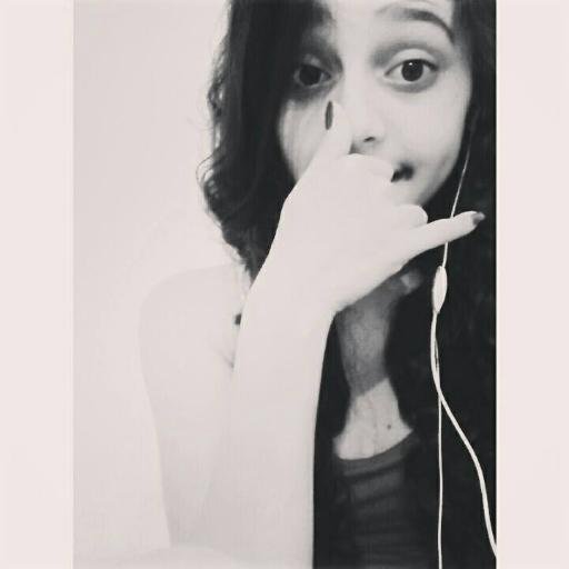 - calma, tudo está em calma, deixe que o beijo cure, deixe que o tempo cure ♫  ✌