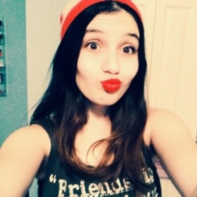 If you can tweet @srslyseb that she is worth it & If you could also mention her to Seb it would mean so much to me❤

She deserves every second of living. TYSM.