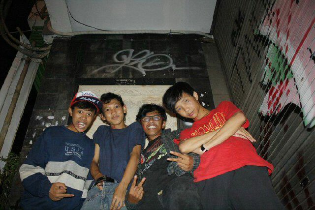 Yang kenal sama gua invit aja langsung 24C376F5
