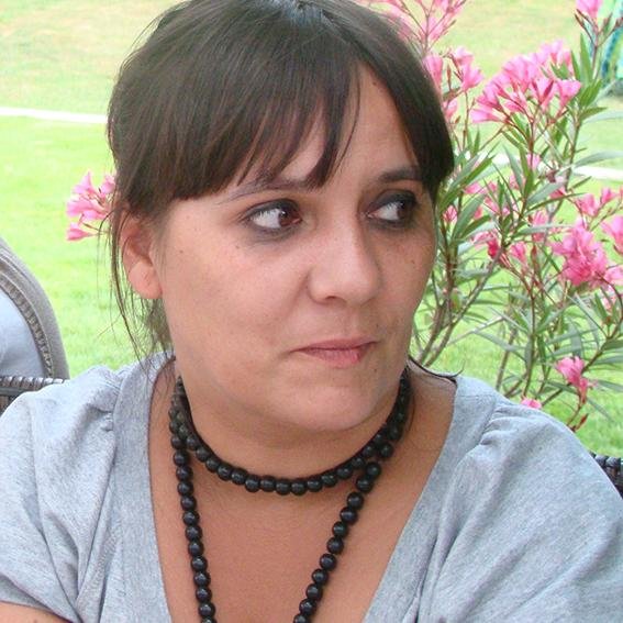 LBidules's profile picture. Bidulette et créatrice de bidules, graphiste illustratrice et assistante maternelle pour petits bout'choux