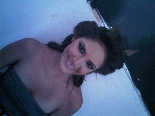 Mi profesión es ser modelo, actualmente señorita modelo Venezuela me caracterizó ser una chica divertida comprometida en mis asuntos..