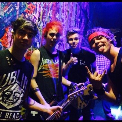 follow @dms_help & @jadetan5sos