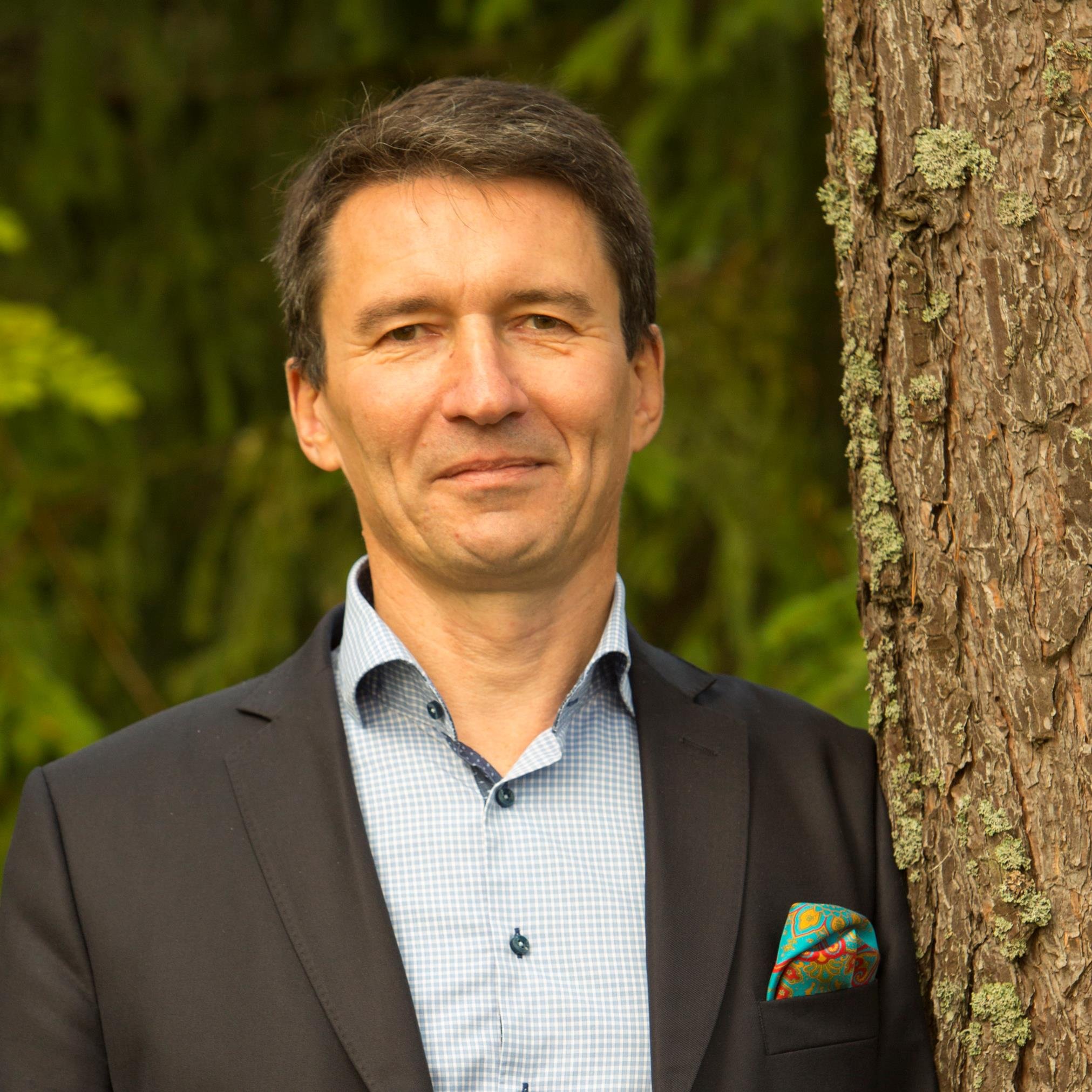 Member of City Council of @EspooEsbo Tweet e.g. on forests, bioeconomy, environment, water, waste issue