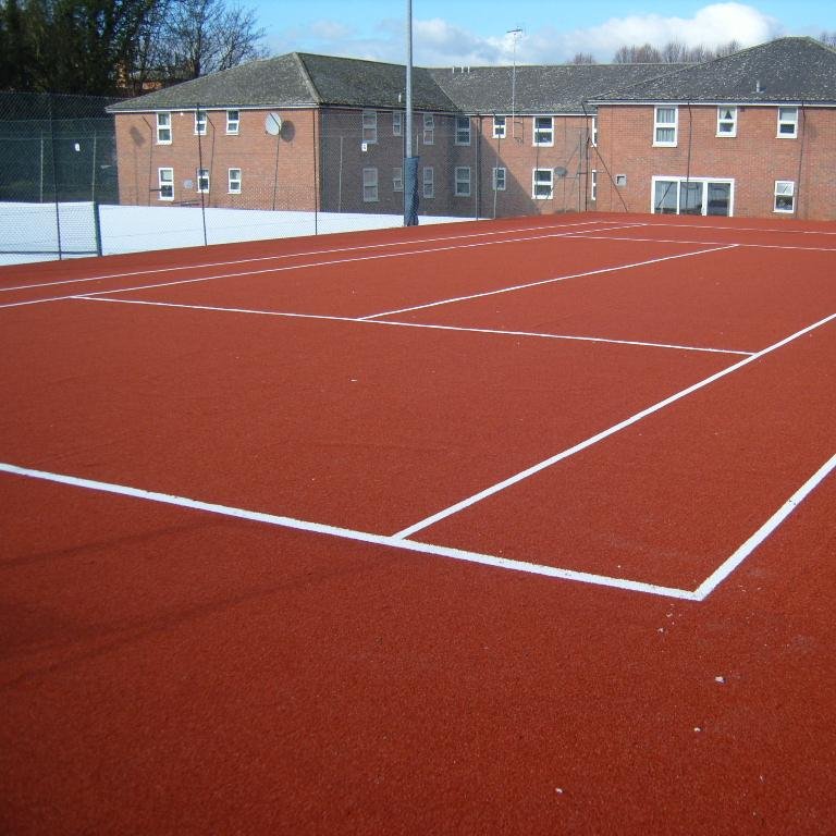 Clay court professionals with installation and maintenance