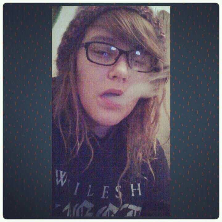 just another eighteen year old dead head, with dreads. Kik and snapchat: callmedee666
