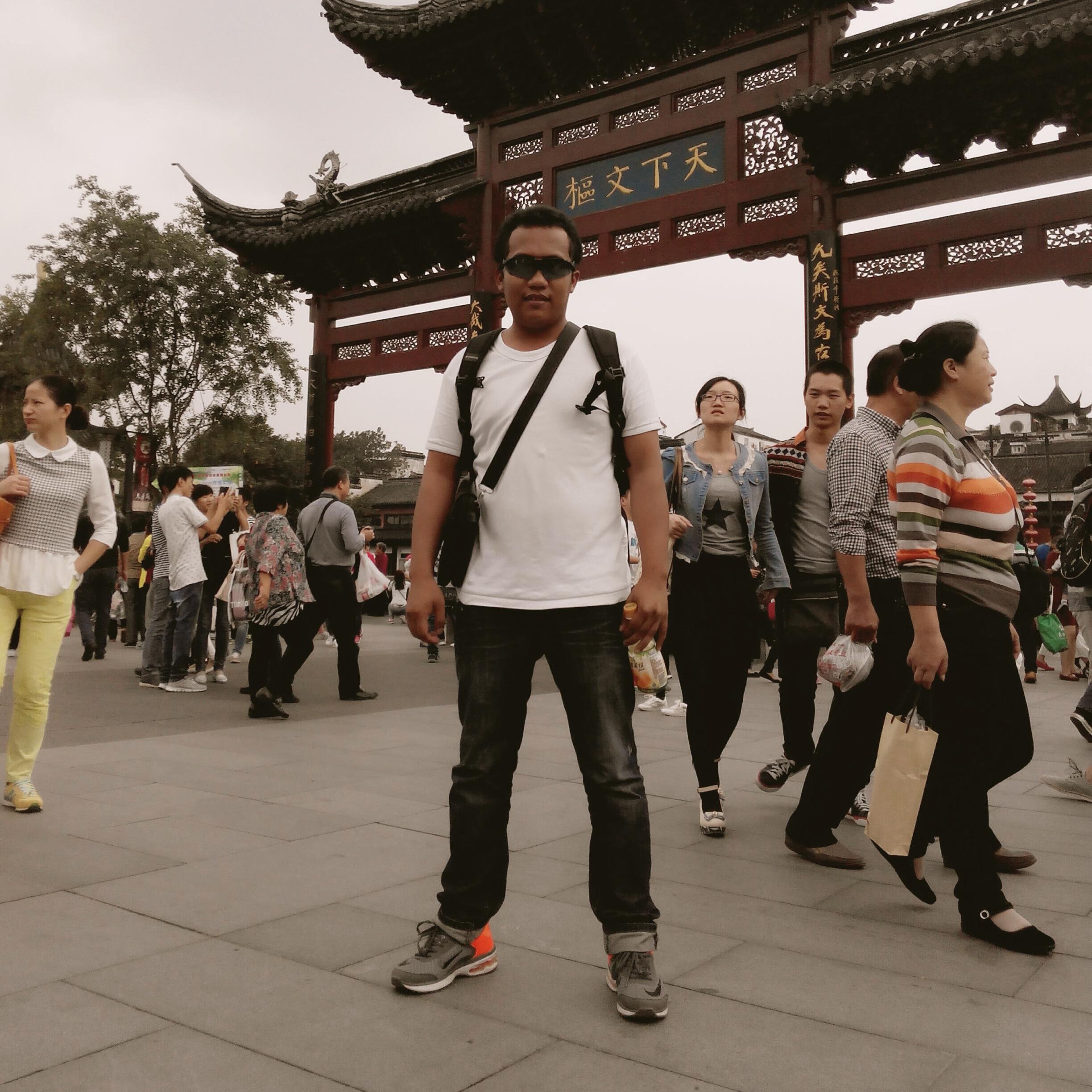 andi_tobing's profile picture. Talk Less..... Do More !!!!!!!!!