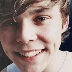 @cliffostanza95 @trolliclifford they both follow back! :))