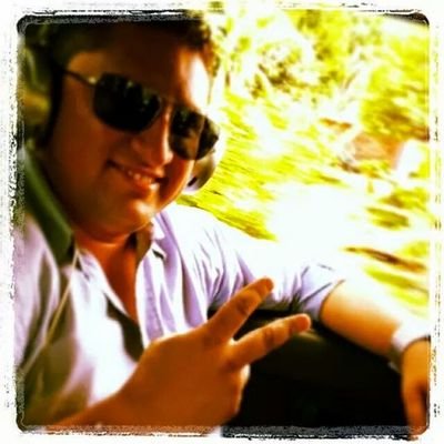 Director Administrativo SOLUSEG CIA LTDA. 
Se tan fuerte que nadie pueda herirte, tan noble que nadie pueda ofenderte y tan original que nadie pueda imitarte.